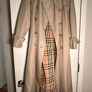 Burberry Tan Trench Coat with Iconic Check Lining
